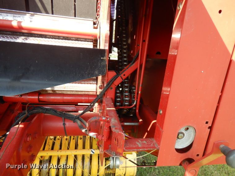 image for item FR9108 New Holland BR7070  round baler