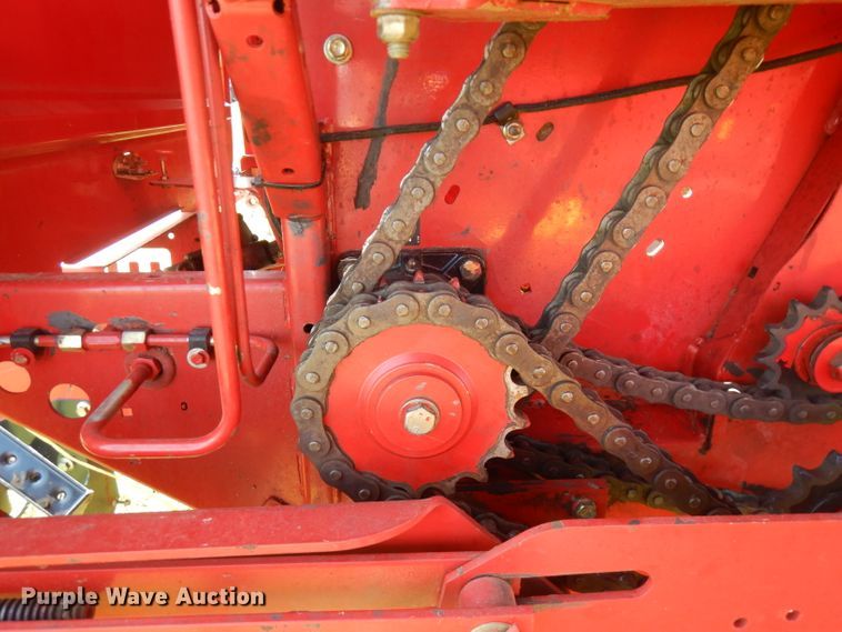 image for item FR9108 New Holland BR7070  round baler