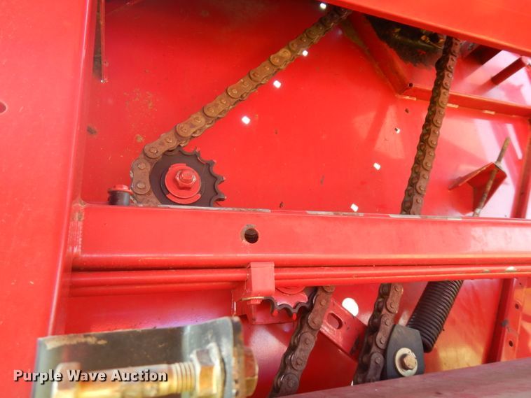 image for item FR9108 New Holland BR7070  round baler