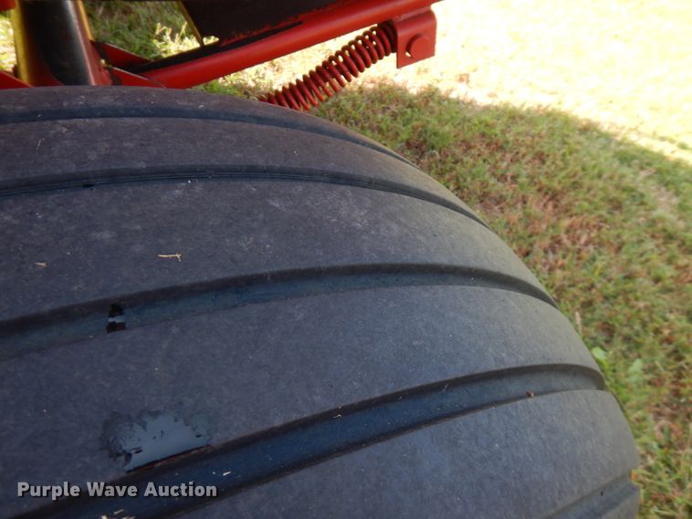 image for item FR9108 New Holland BR7070  round baler