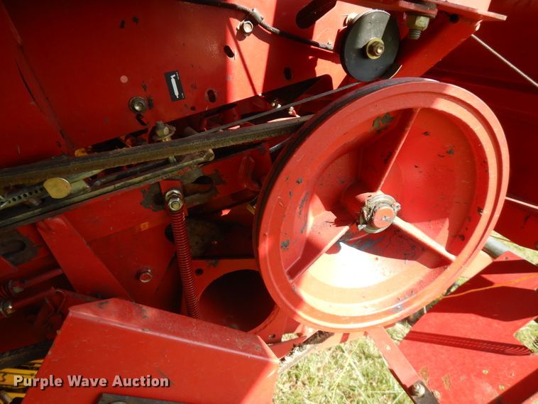 image for item FR9108 New Holland BR7070  round baler