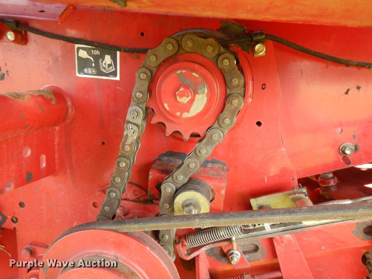 image for item FR9108 New Holland BR7070  round baler