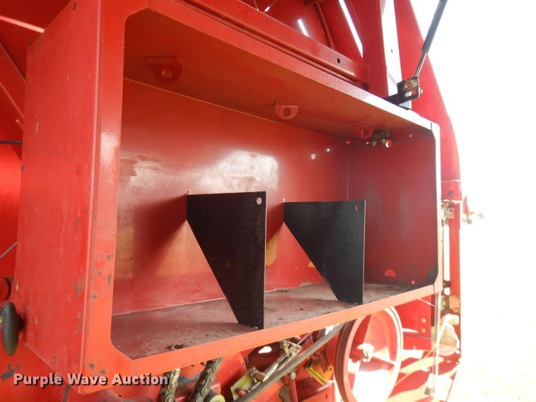 image for item FR9108 New Holland BR7070  round baler