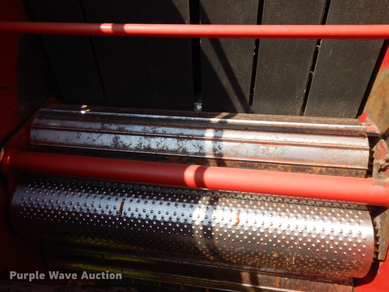 image for item FR9108 New Holland BR7070  round baler