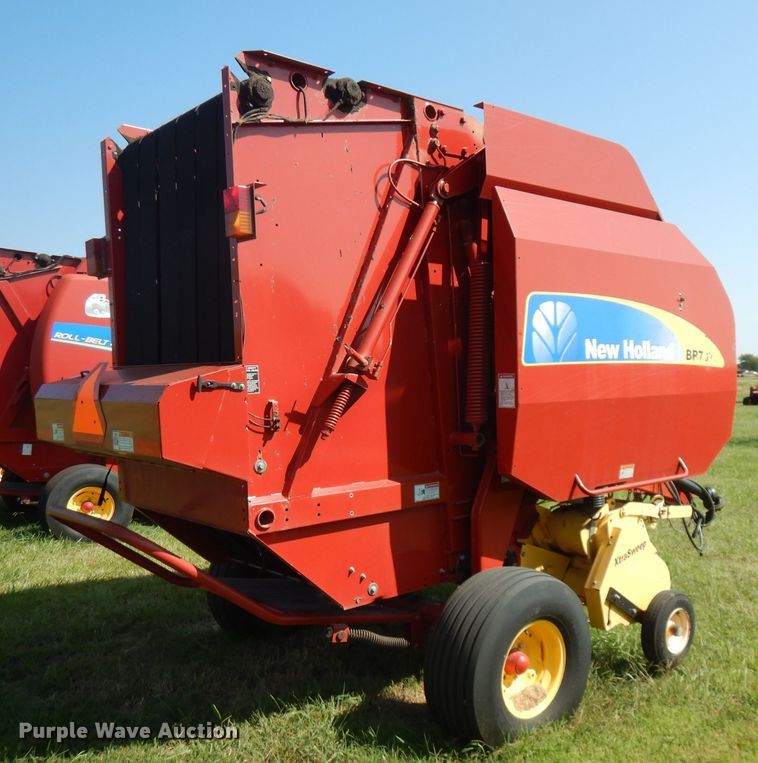 image for item FR9109 2012 New Holland BR7070  round baler