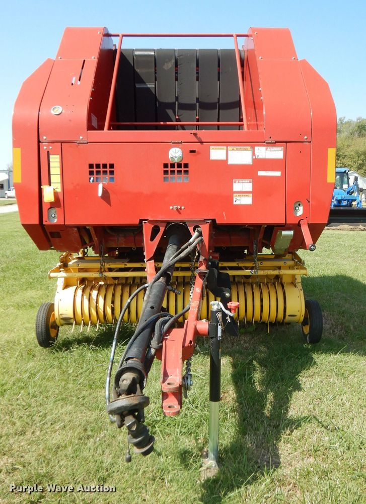 image for item FR9109 2012 New Holland BR7070  round baler