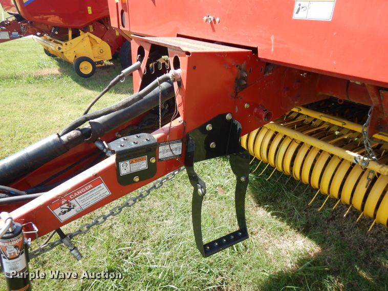 image for item FR9109 2012 New Holland BR7070  round baler