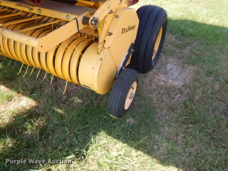 image for item FR9109 2012 New Holland BR7070  round baler