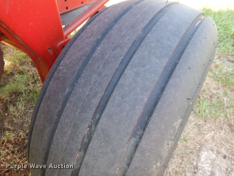 image for item FR9109 2012 New Holland BR7070  round baler