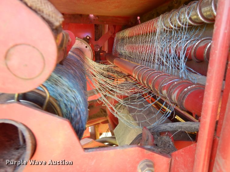 image for item FR9109 2012 New Holland BR7070  round baler