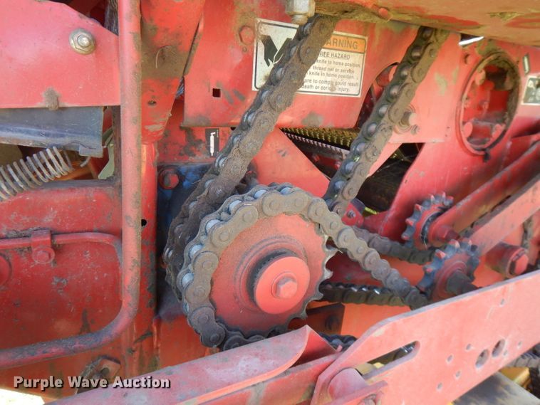 image for item FR9109 2012 New Holland BR7070  round baler