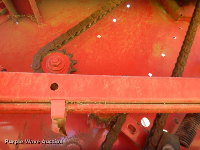 image for item FR9109 2012 New Holland BR7070  round baler