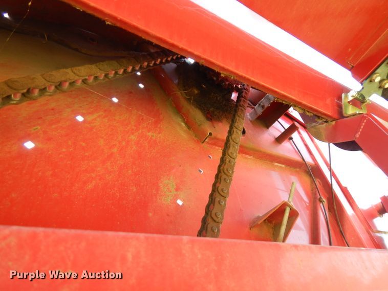 image for item FR9109 2012 New Holland BR7070  round baler