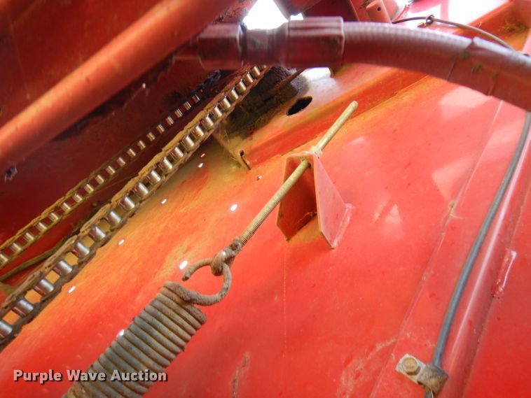 image for item FR9109 2012 New Holland BR7070  round baler