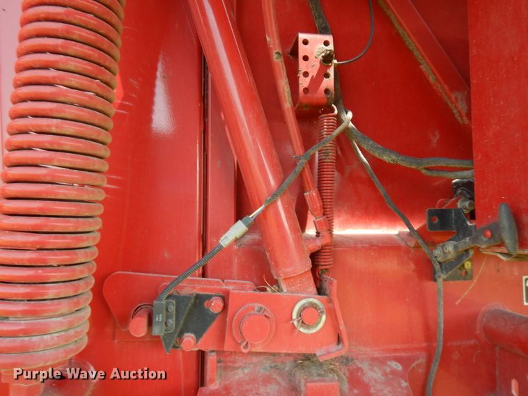 image for item FR9109 2012 New Holland BR7070  round baler