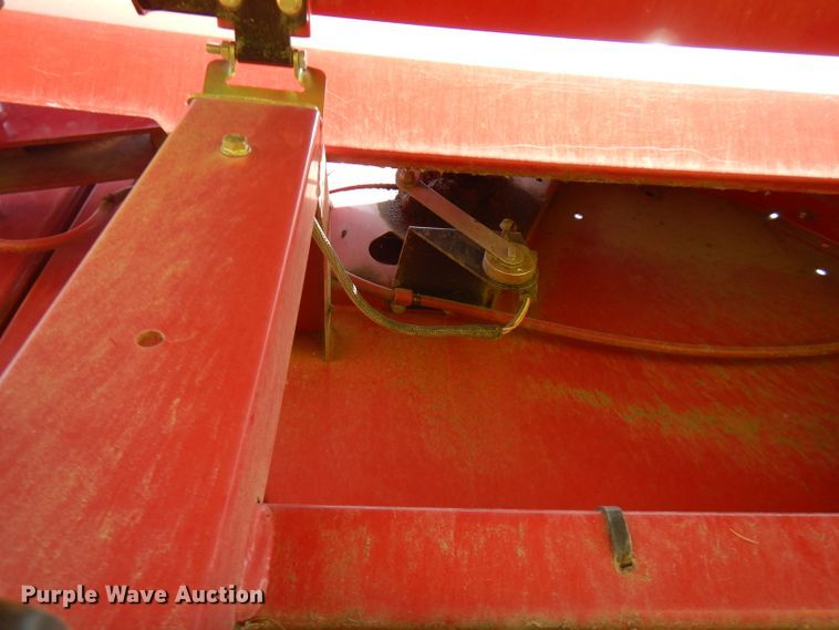 image for item FR9109 2012 New Holland BR7070  round baler