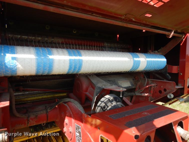 image for item FR9109 2012 New Holland BR7070  round baler