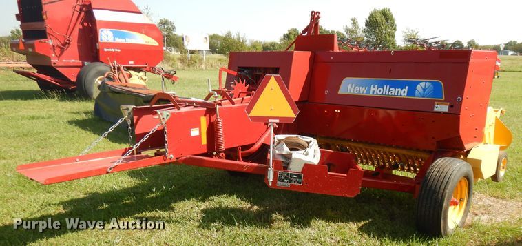 image for item FR9111 2015 New Holland BC5060  small square baler