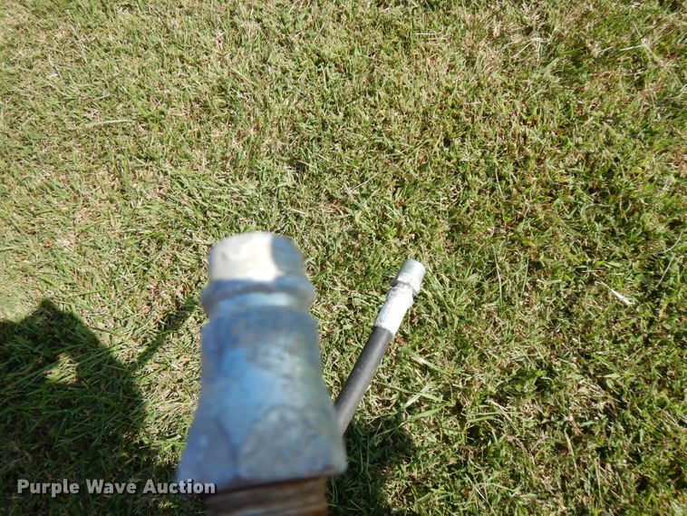 image for item FR9111 2015 New Holland BC5060  small square baler