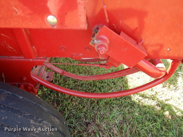 image for item FR9111 2015 New Holland BC5060  small square baler