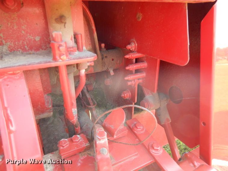image for item FR9111 2015 New Holland BC5060  small square baler