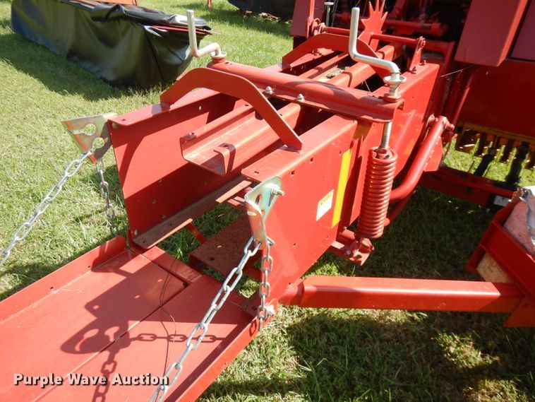 image for item FR9111 2015 New Holland BC5060  small square baler