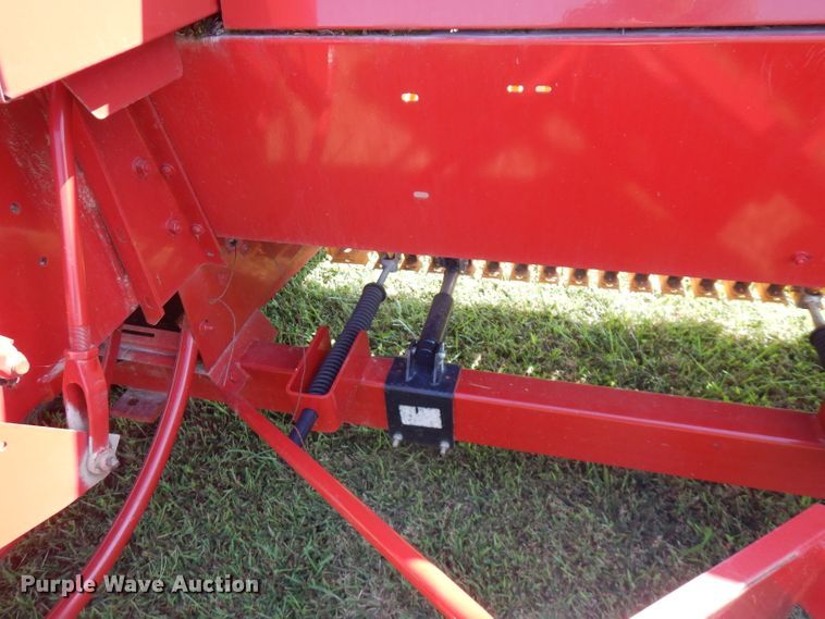 image for item FR9111 2015 New Holland BC5060  small square baler