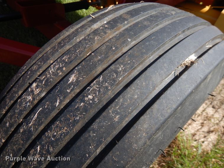 image for item FR9111 2015 New Holland BC5060  small square baler