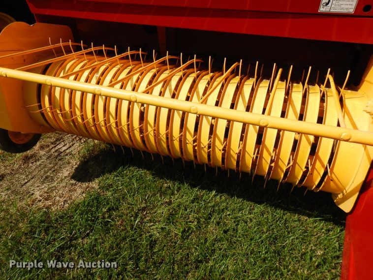 image for item FR9111 2015 New Holland BC5060  small square baler