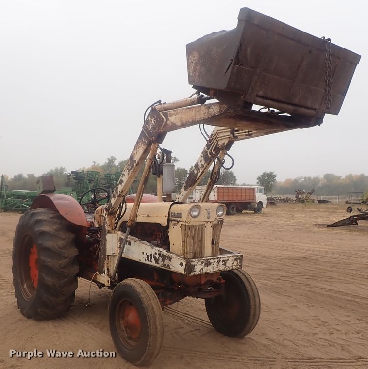 image for item GN9143 Case 900B  tractor