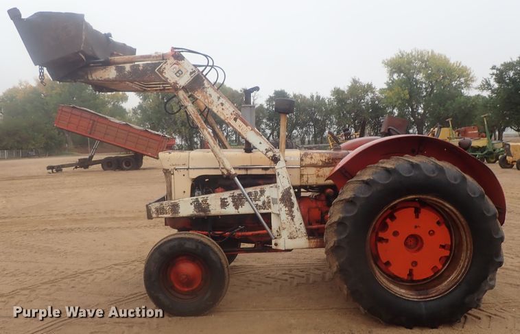 image for item GN9143 Case 900B  tractor