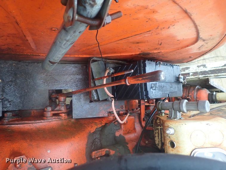 image for item GN9143 Case 900B  tractor