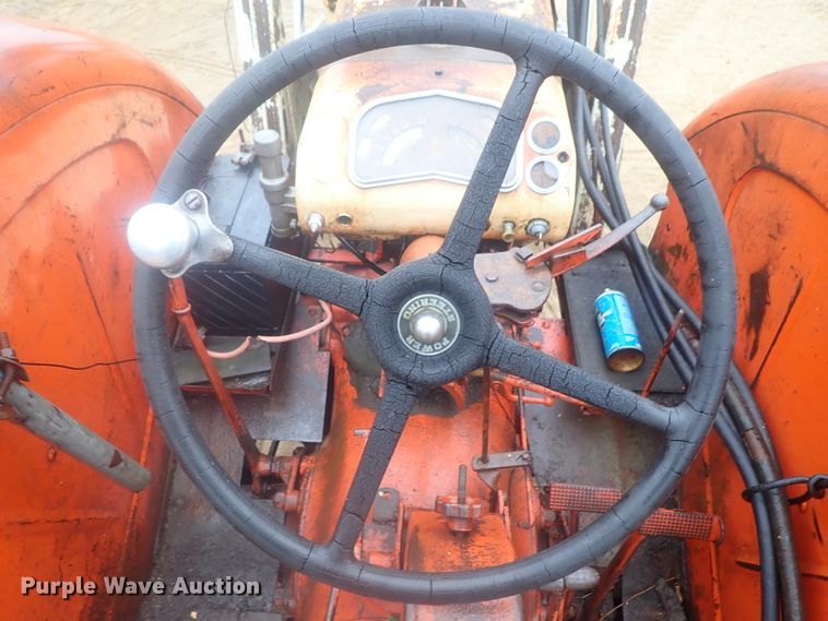 image for item GN9143 Case 900B  tractor