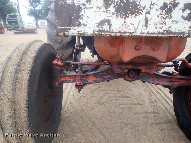 image for item GN9143 Case 900B  tractor