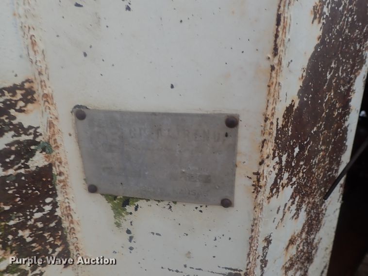 image for item GN9143 Case 900B  tractor