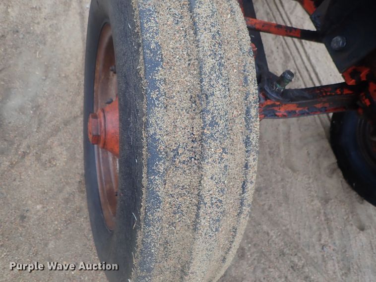 image for item GN9143 Case 900B  tractor