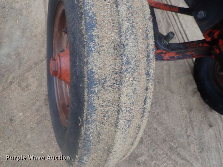 image for item GN9143 Case 900B  tractor