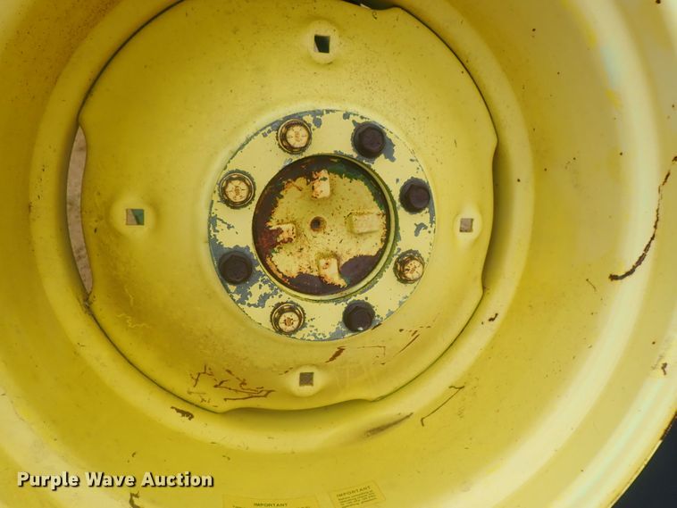 image for item GN9150 John Deere RWA rear combine axle