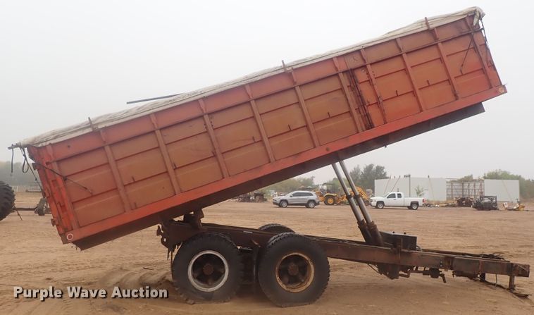 image for item GN9151 Steel grain bed on chassis