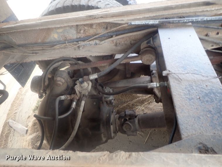 image for item GN9151 Steel grain bed on chassis