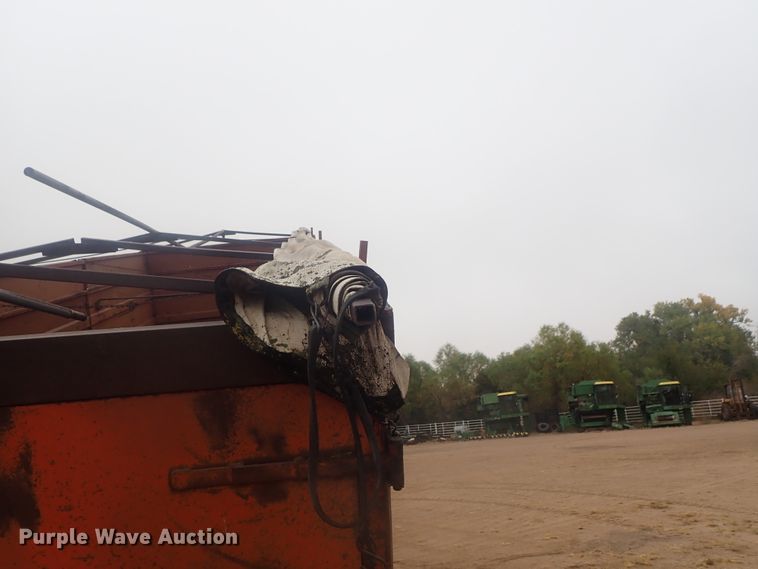 image for item GN9151 Steel grain bed on chassis