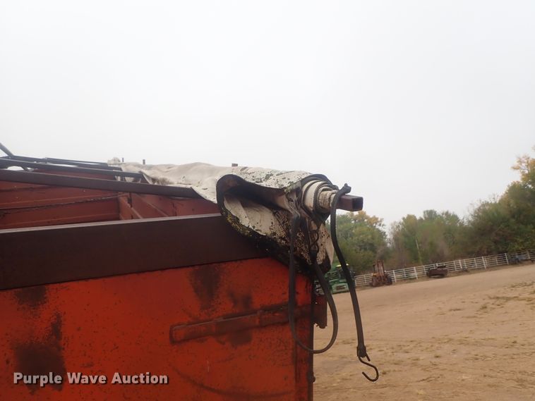 image for item GN9151 Steel grain bed on chassis