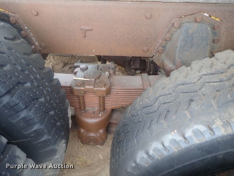 image for item GN9151 Steel grain bed on chassis