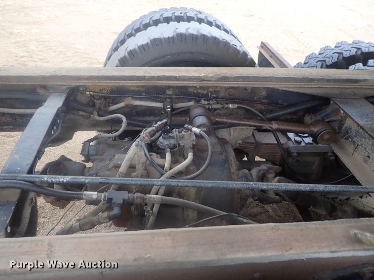 image for item GN9151 Steel grain bed on chassis