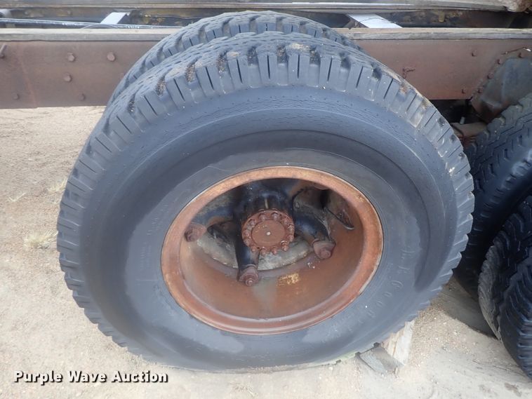 image for item GN9151 Steel grain bed on chassis