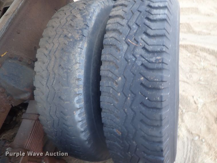 image for item GN9151 Steel grain bed on chassis