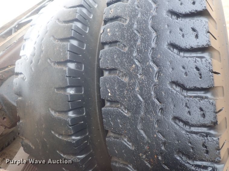 image for item GN9151 Steel grain bed on chassis