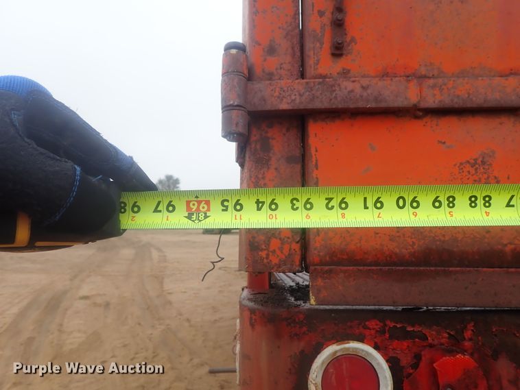 image for item GN9151 Steel grain bed on chassis