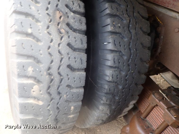 image for item GN9151 Steel grain bed on chassis