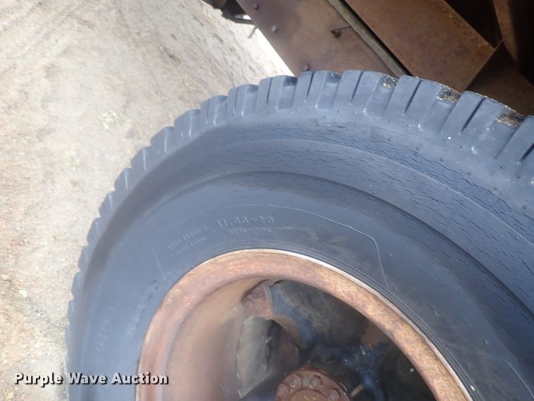 image for item GN9151 Steel grain bed on chassis